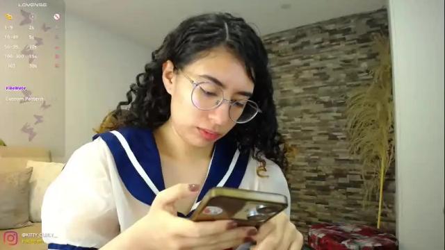 Image 7 of kitty_curly Stream on Chaturbate on 1 month ago