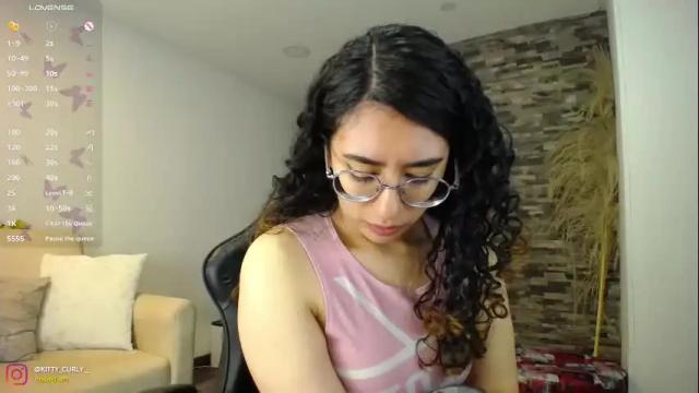Thumbnail 1, kitty_curly's Stream at Chaturbate, 1 month ago