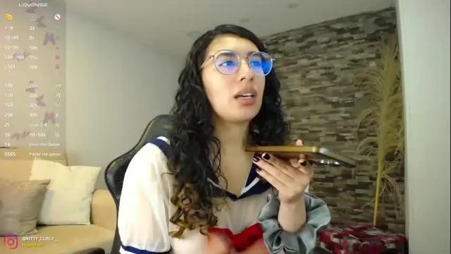 Image 6 of kitty_curly Stream on Chaturbate on 20 days ago