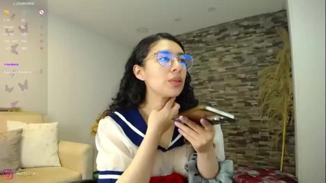 Image 6 of kitty_curly Stream on Chaturbate on 10 days ago