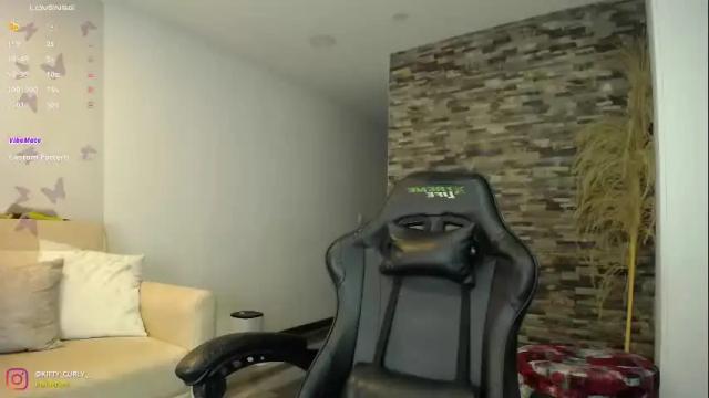 Image 4 of kitty_curly Stream on Chaturbate on 7 months ago