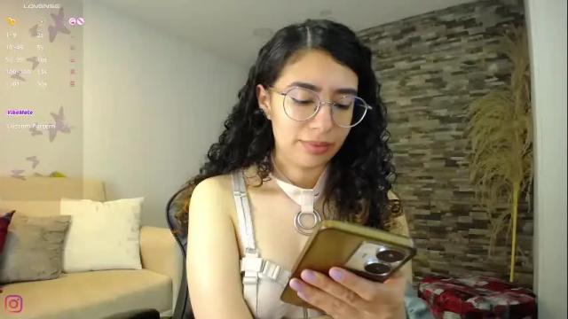 Image 7 of kitty_curly Stream on Chaturbate on 5 days ago