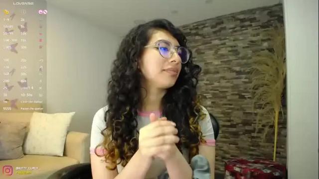 Thumbnail 1, kitty_curly's Stream at Chaturbate, 6 months ago