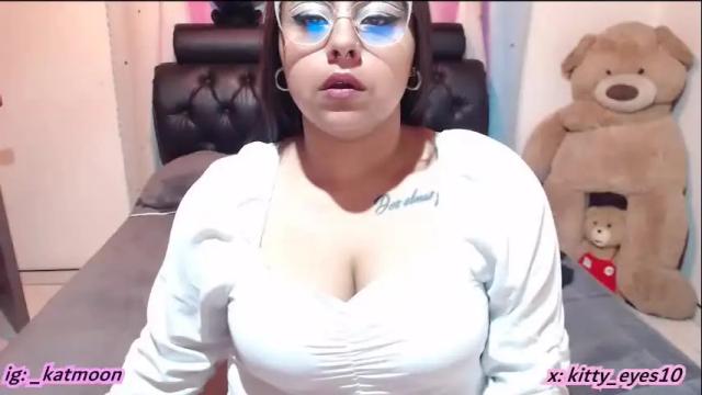 Image 6 of kitty_eyes Stream on Chaturbate on 1 month ago
