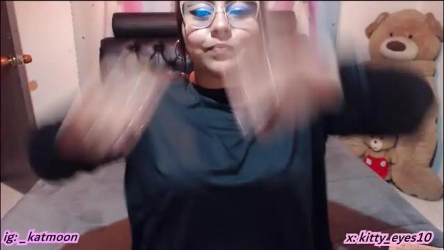 Image 4 of kitty_eyes Stream on Chaturbate on 6 months ago