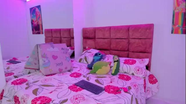 Image 4 of kitty_ford Stream on Chaturbate on 1 month ago