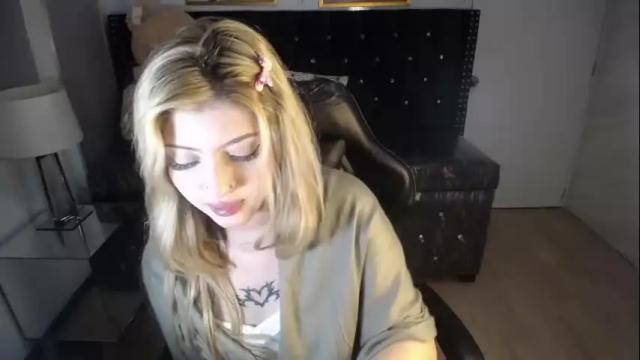 Image 4 of kitty_fox_b Stream on Chaturbate on 24 days ago