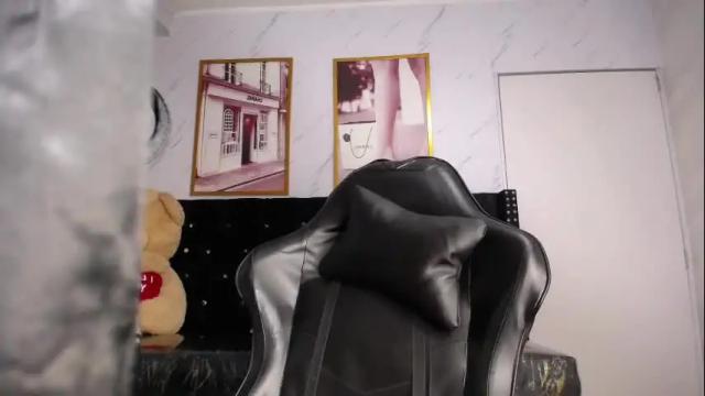 Image 12 of kitty_fox_b Stream on Chaturbate on 11 days ago