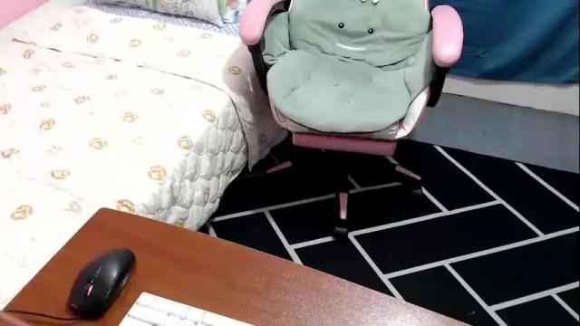 Image 3 of kitty_kity Stream on Chaturbate on 1 month ago