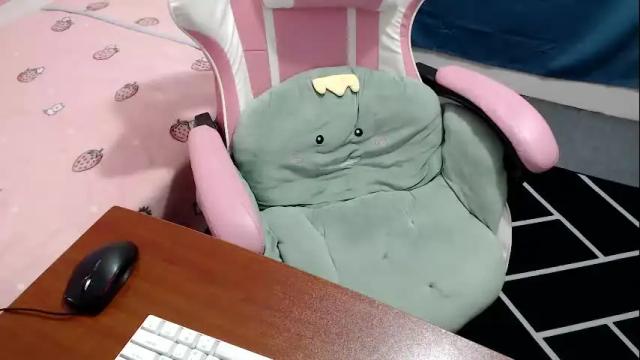 Image 2 of kitty_kity Stream on Chaturbate on 7 days ago