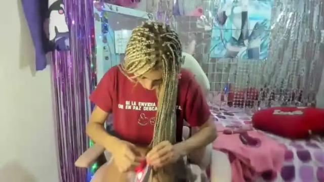 Image 3 of kitty_rousse69 Stream on Chaturbate on 20 months ago