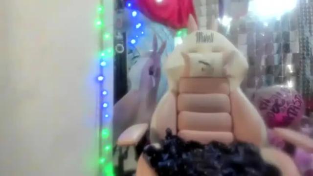 Image 3 of kitty_rousse69 Stream on Chaturbate on 19 months ago