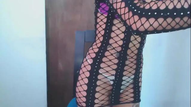 Image 2 of kitty_rousse69 Stream on Chaturbate on 3 months ago