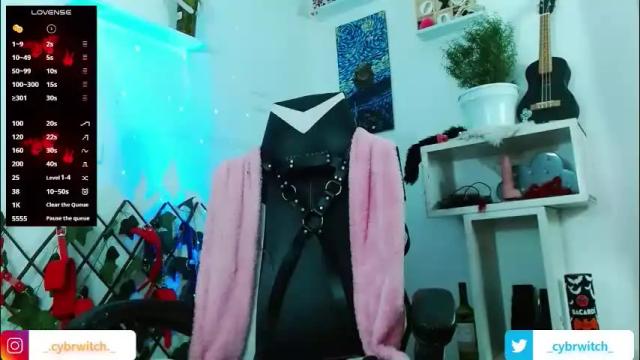 Image 2 of kitty_vaal Stream on Chaturbate on 2 months ago