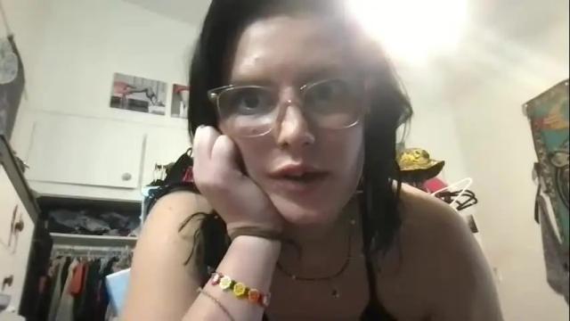 Image 10 of kittycatkendra Stream on Chaturbate on 12 months ago