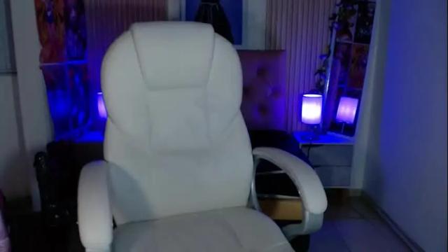 Image 2 of kittyhouse_hs Stream on Chaturbate on 1 month ago