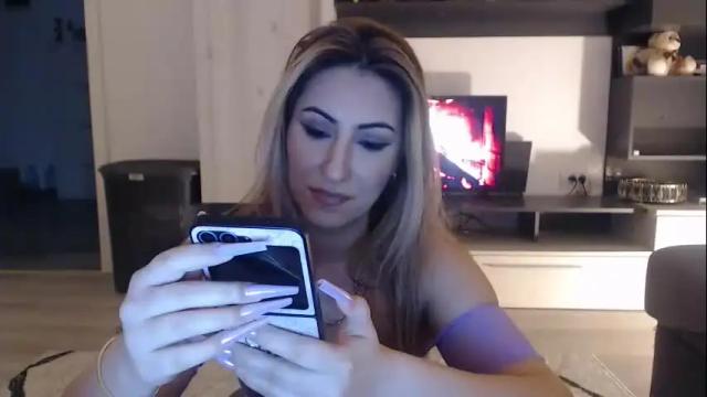 Image 12 of kittyhungryonlyf Stream on Chaturbate on 5 months ago