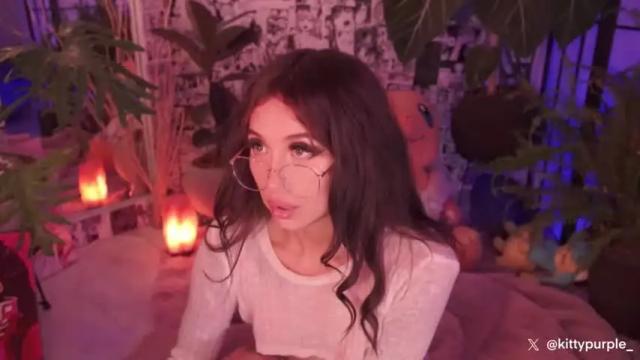 Image 8 of kittymolly_ Stream on Chaturbate on 19 months ago