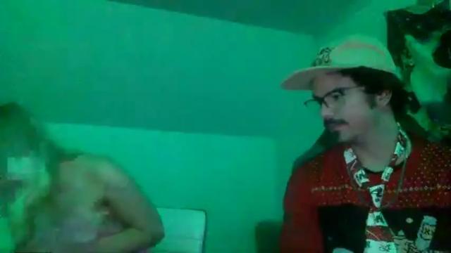 Image 10 of kittyndaddy757458 Stream on Chaturbate on 16 months ago