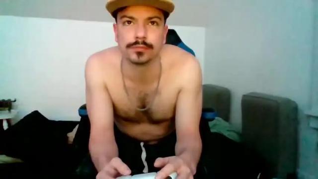 Image 2 of kittyndaddy757458 Stream on Chaturbate on 17 months ago