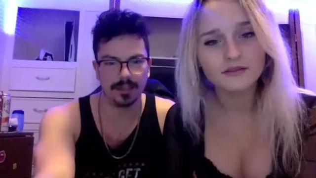 Image 2 of kittyndaddy757458 Stream on Chaturbate on 15 months ago