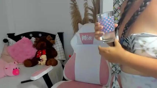 Image 6 of kittynice_ Stream on Chaturbate on 15 months ago