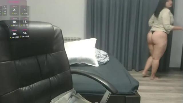 Image 8 of kittyonfiree Stream on Chaturbate on 10 days ago