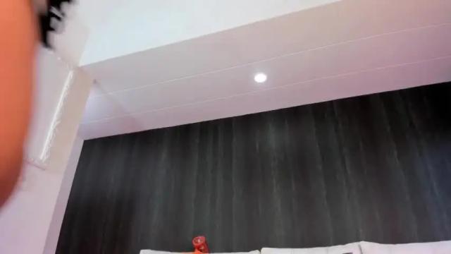Image 3 of kittyreyez Stream on Chaturbate on 24 months ago