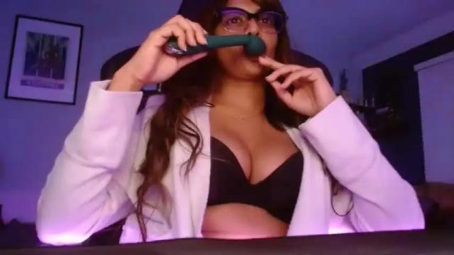 Image 10 of kittythecummonster Stream on Chaturbate on 17 months ago