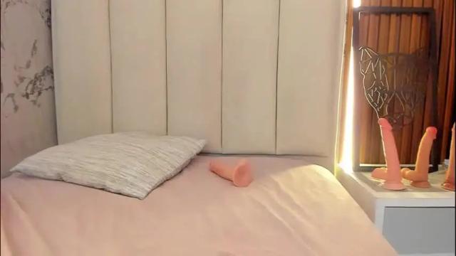 Image 8 of kittytimberlake Stream on Chaturbate on 2 months ago