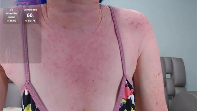 Image 2 of kittywhiteass Stream on Chaturbate on 8 days ago