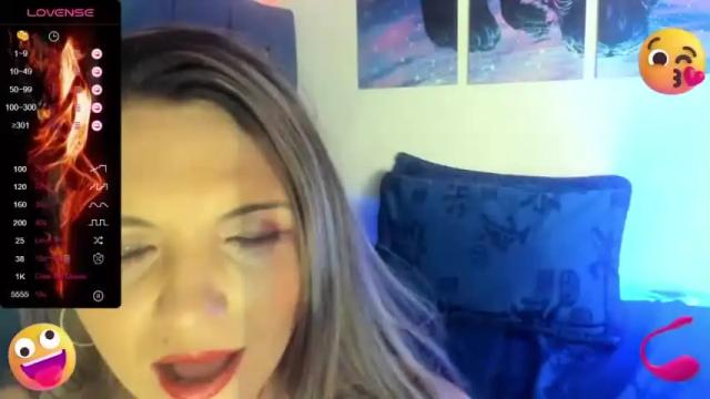 Image 3 of kitycoleman_ Stream on Chaturbate on 16 months ago