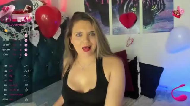 Image 3 of kitycoleman_ Stream on Chaturbate on 15 months ago