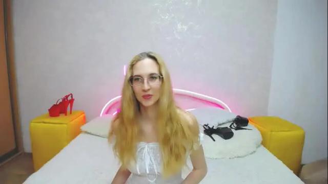 Image 4 of klaryevans Stream on Chaturbate on 13 days ago