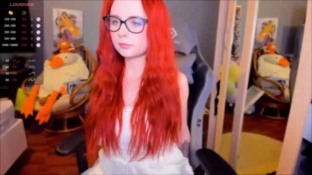 Image 2 of klementinagirl Stream on Chaturbate on 13 months ago