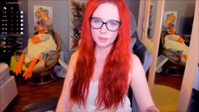 Image 3 of klementinagirl Stream on Chaturbate on 13 months ago