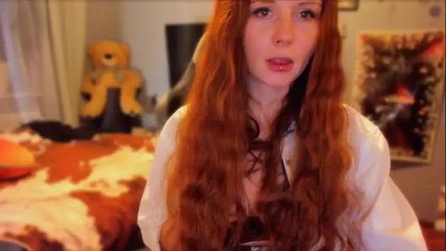 Image 10 of klementinagirl Stream on Chaturbate on 2 days ago