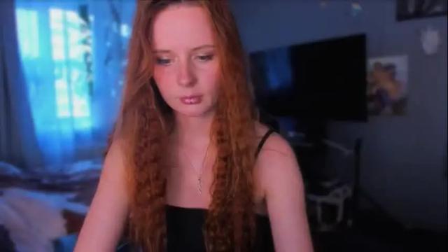 Image 3 of klementinagirl Stream on Chaturbate on 4 months ago