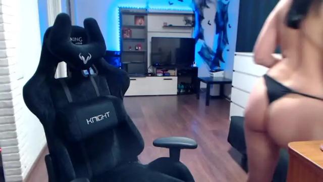 Image 10 of kleoxxx Stream on Chaturbate on 21 months ago