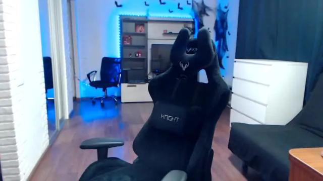 Image 12 of kleoxxx Stream on Chaturbate on 21 months ago