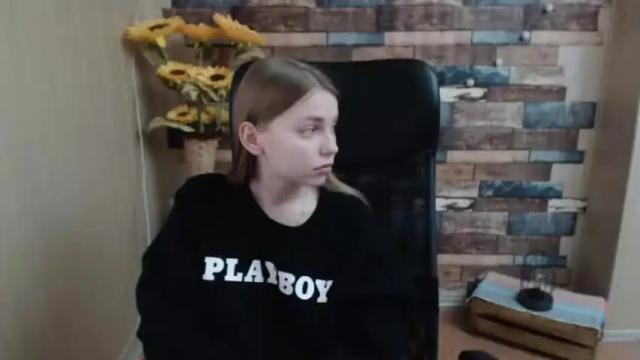 Image 3 of klerkarina Stream on Chaturbate on 6 months ago