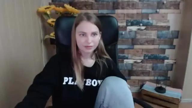 Image 8 of klerkarina Stream on Chaturbate on 14 months ago
