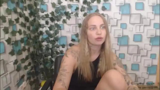 Image 2 of klerkarina Stream on Chaturbate on 5 months ago