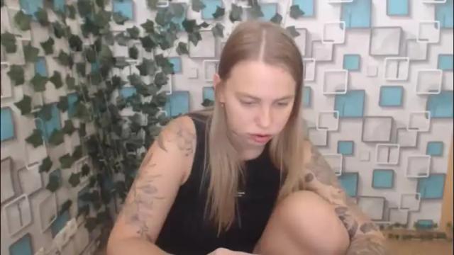 Image 2 of klerkarina Stream on Chaturbate on 5 months ago