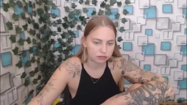 Image 2 of klerkarina Stream on Chaturbate on 4 months ago