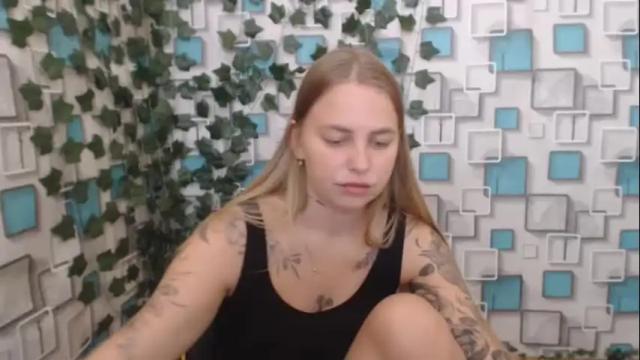 Image 2 of klerkarina Stream on Chaturbate on 4 months ago