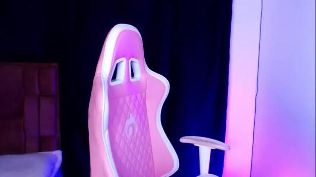 Image 6 of kloe_28 Stream on Chaturbate on 2 months ago