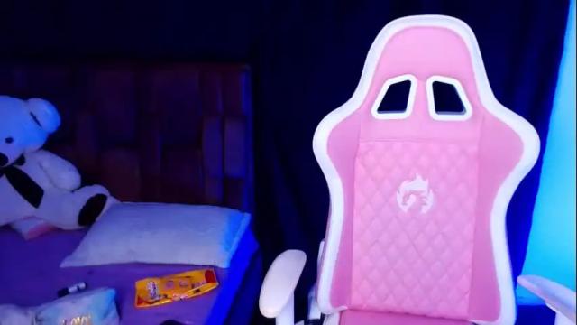 Image 12 of kloe_28 Stream on Chaturbate on 1 month ago