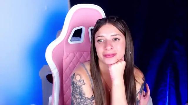 Image 10 of kloe_28 Stream on Chaturbate on 1 month ago