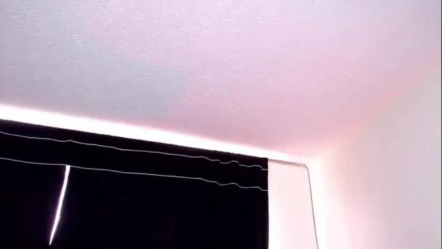 Image 11 of kloe_28 Stream on Chaturbate on 21 days ago